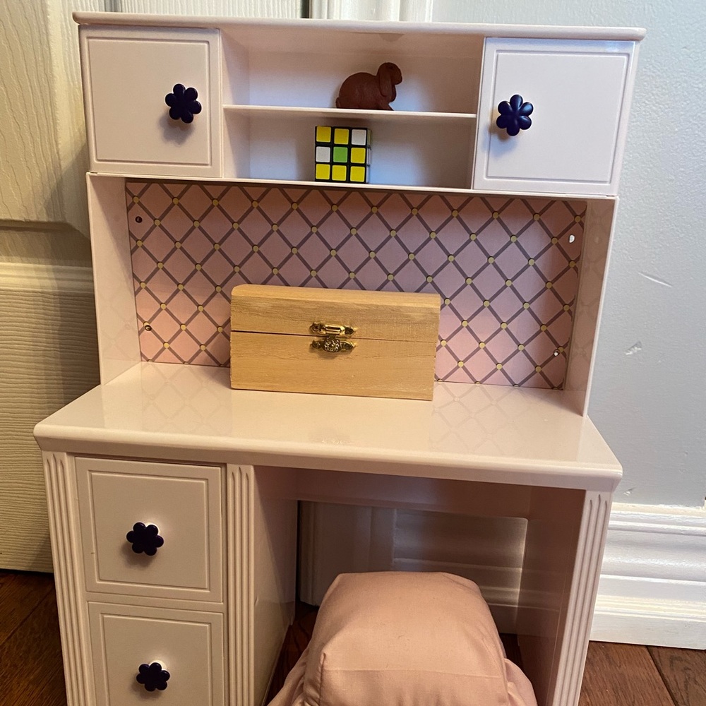 COPY - Doll desk